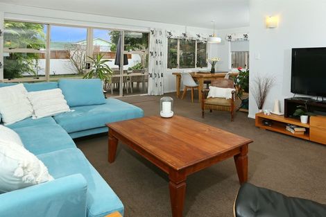 Photo of property in 5 Taitua Drive, Te Atatu South, Auckland, 0610