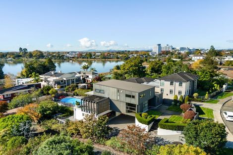 Photo of property in 142 Lake Crescent, Hamilton Lake, Hamilton, 3204