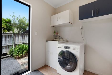 Photo of property in 41 Bronzewing Terrace, Unsworth Heights, Auckland, 0632