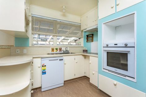 Photo of property in 38 Blakeborough Drive, Forrest Hill, Auckland, 0620