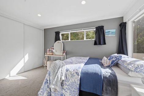 Photo of property in 27 Westminster Gardens, Unsworth Heights, Auckland, 0632