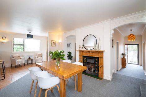 Photo of property in 5 Selwyn Road, Hospital Hill, Napier, 4110