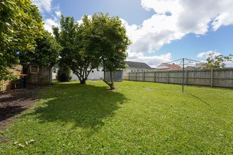 Photo of property in 24 Reynolds Street, Taita, Lower Hutt, 5011
