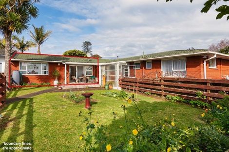 Photo of property in 2/17 Woodward Road, Mount Albert, Auckland, 1025