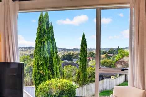 Photo of property in 2/47 Birkdale Road, Birkdale, Auckland, 0626