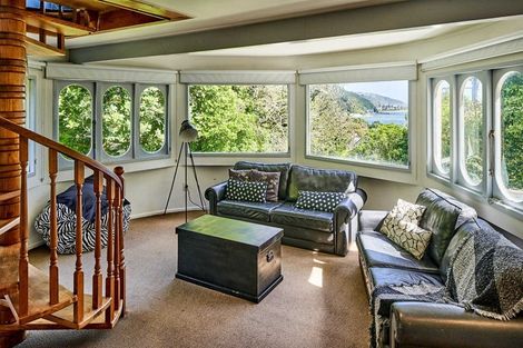 Photo of property in 30 Ferry Road, Days Bay, Lower Hutt, 5013