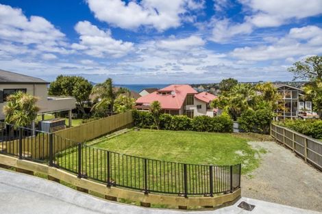 Photo of property in 13a Ridge Road, Waiake, Auckland, 0630