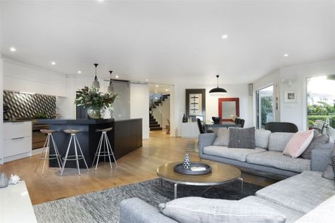 Photo of property in 107 Hinemoa Street, Birkenhead, Auckland, 0626