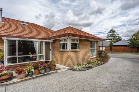 Photo of property in 4a-b Goodwood Close, Rangiora, 7400