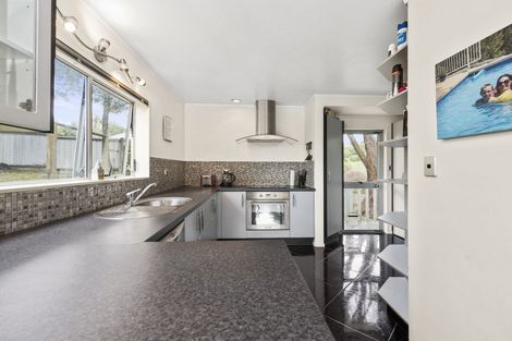 Photo of property in 35 Resolution Road, Welcome Bay, Tauranga, 3112