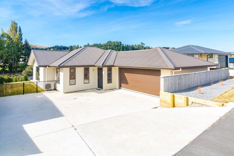 Photo of property in 37 Grandvista Drive, Green Island, Dunedin, 9018
