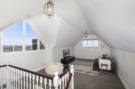 Photo of property in 81a Dyers Pass Road, Cashmere, Christchurch, 8022