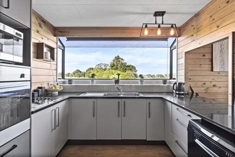 Photo of property in 28a Hoylake Place, Wattle Downs, Auckland, 2103