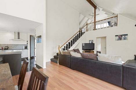 Photo of property in 35 Resolution Road, Welcome Bay, Tauranga, 3112