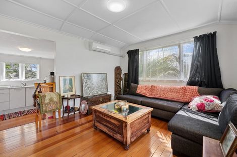 Photo of property in 37 Makiri Street, Helensville, 0800