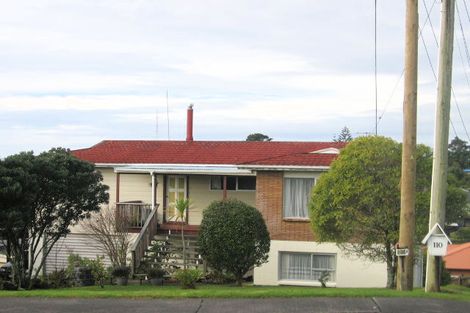 Photo of property in 108 Lincoln Park Avenue, Massey, Auckland, 0614