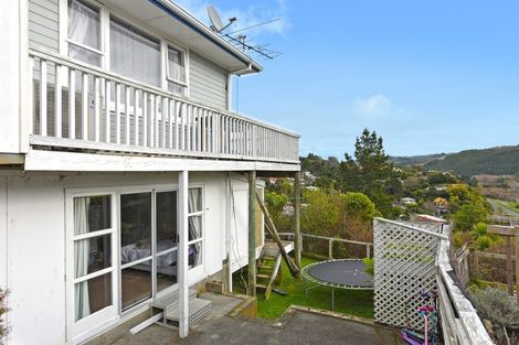 Photo of property in 32 Castle Crescent, Stokes Valley, Lower Hutt, 5019
