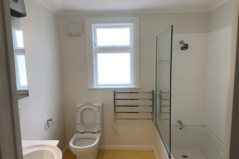 Photo of property in 24 Derwent Street, Island Bay, Wellington, 6023