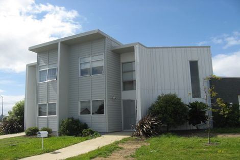 Photo of property in 30 Templeton Place, Clendon Park, Auckland, 2103