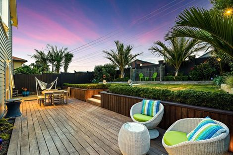 Photo of property in 6 Miri Road, Rothesay Bay, Auckland, 0630