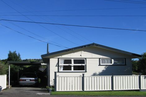 Photo of property in 18 Catherine Crescent, Paparangi, Wellington, 6037