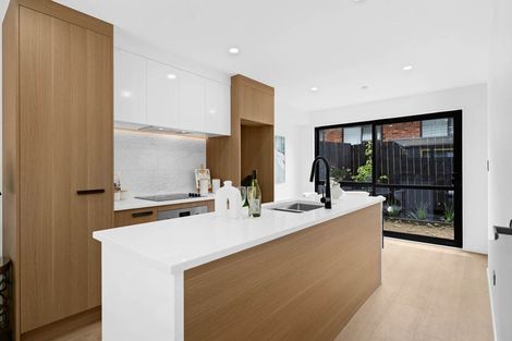 Photo of property in 525a Massey Road, Mangere, Auckland, 2022