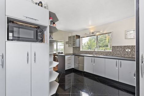 Photo of property in 35 Resolution Road, Welcome Bay, Tauranga, 3112