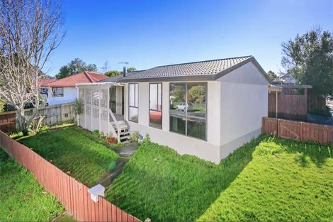 Photo of property in 1/29 Devonshire Road, Unsworth Heights, Auckland, 0632