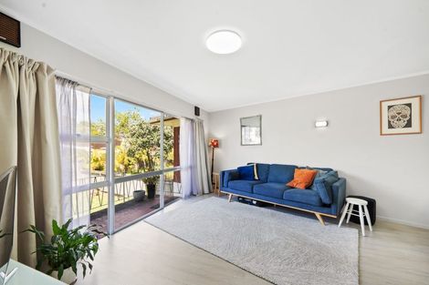 Photo of property in 2/1 Ribblesdale Road, Henderson, Auckland, 0612