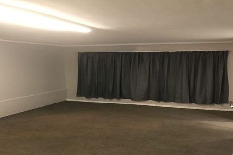 Photo of property in 15 Horokiwi Road West, Newlands, Wellington, 6037