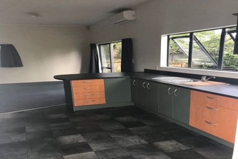 Photo of property in 127 Lancaster Road, Beach Haven, Auckland, 0626