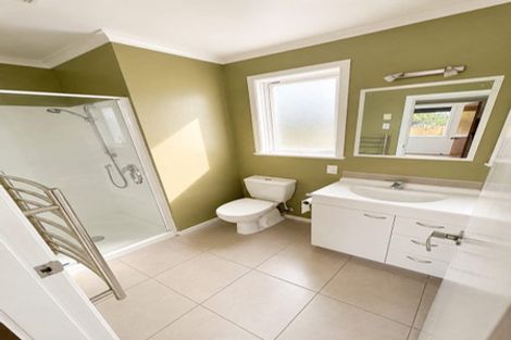 Photo of property in 40 Ruskin Road, Newlands, Wellington, 6037