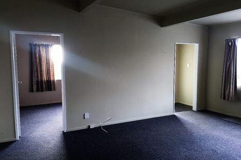 Photo of property in 7a Chetwode Grove, Newlands, Wellington, 6037