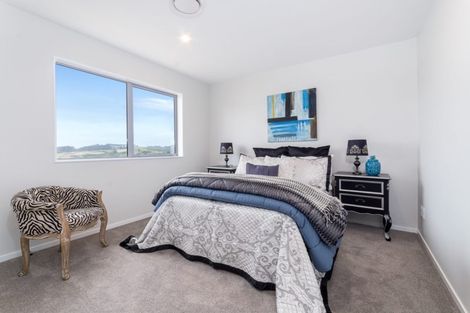 Photo of property in 9 Takurua Terrace, Orewa, 0931