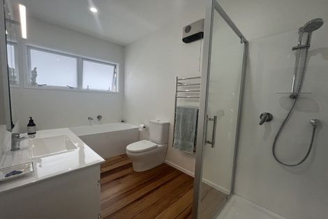 Photo of property in 42 Puru Crescent, Lyall Bay, Wellington, 6022
