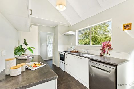 Photo of property in 2/21 Kashmir Road, Glen Eden, Auckland, 0602