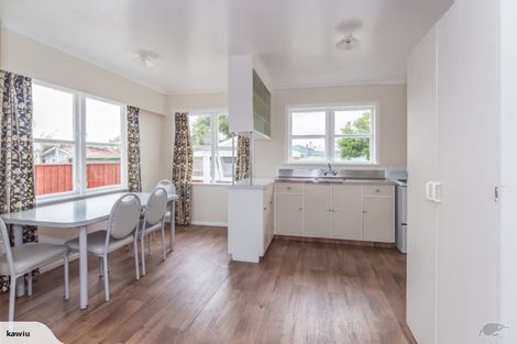 Photo of property in 9 Ross Street, Levin, 5510