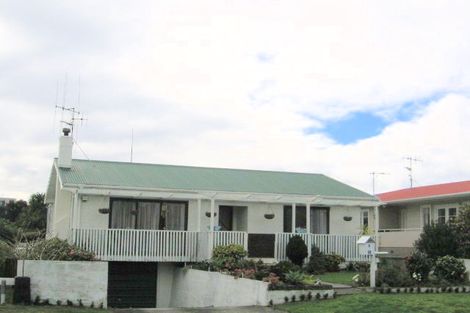 Photo of property in 9 Riverton Road, Mount Maunganui, 3116