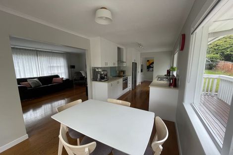 Photo of property in 2 Blenheim Street, Glenfield, Auckland, 0629