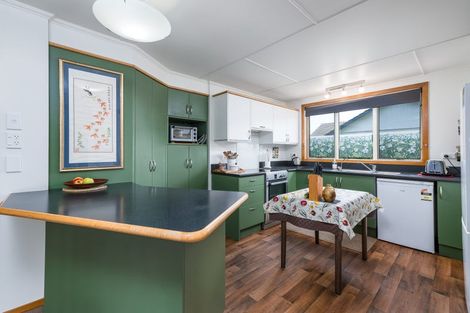 Photo of property in 8 Moorhouse Street, Waimate, 7924