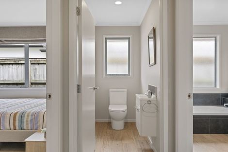 Photo of property in 136 Victory Drive, Wharewaka, Taupo, 3330