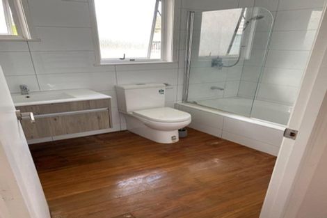 Photo of property in 27 Normanton Street, Glenfield, Auckland, 0629