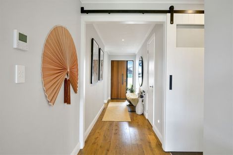 Photo of property in 9 Kauri Grove Drive, Kumeu, 0810