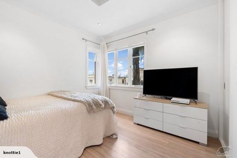 Photo of property in 4/64 Victoria Road, Devonport, Auckland, 0624