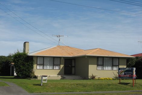 Photo of property in 17 Cornfoot Street, Castlecliff, Whanganui, 4501