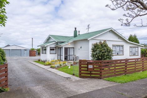 Photo of property in 15 Brooklyn Road, Carterton, 5713