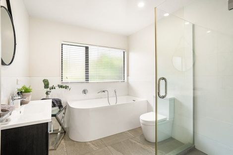 Photo of property in 15 Mcdowell Crescent, Hillcrest, Auckland, 0627