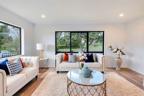 Photo of property in 14 Rhinevale Close, Henderson, Auckland, 0612