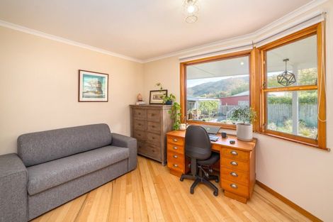 Photo of property in 9 Card Crescent, Featherston, 5710