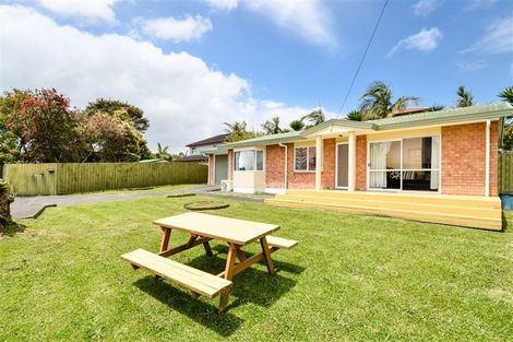 Photo of property in 19a Ashbourne Place, Glendene, Auckland, 0602